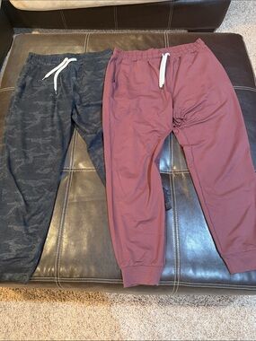 Vuori jogger bundle. Great condition joggers